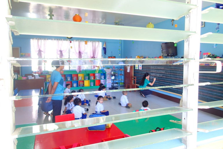 ドゥマゲッティの幼稚園のフィリピン語授業